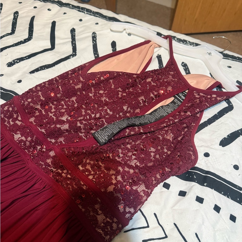 Morgan & Co formal dress - Picture 2 of 4